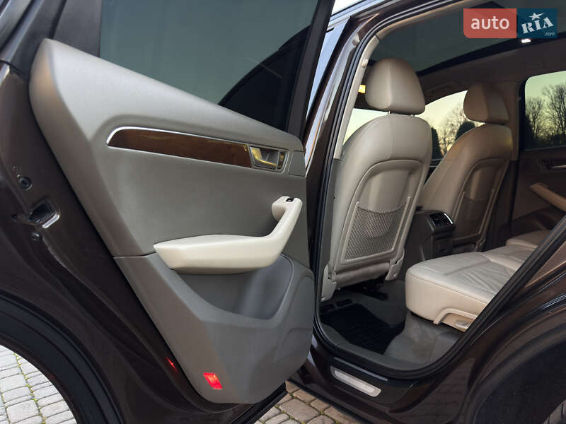 Позашляховик / Кросовер Audi Q5 2011 в Чернівцях