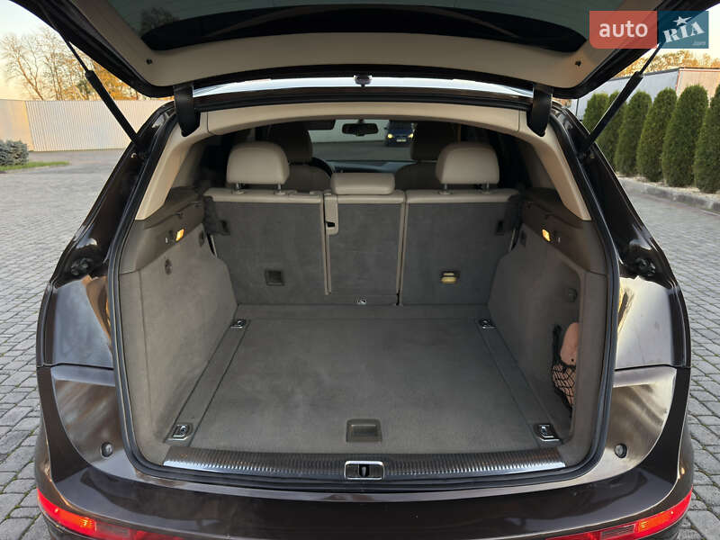Позашляховик / Кросовер Audi Q5 2011 в Чернівцях