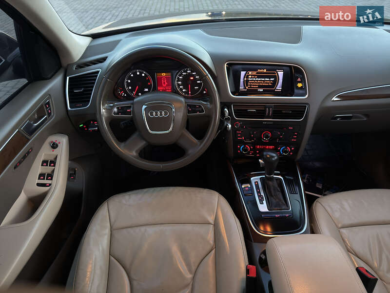 Позашляховик / Кросовер Audi Q5 2011 в Чернівцях