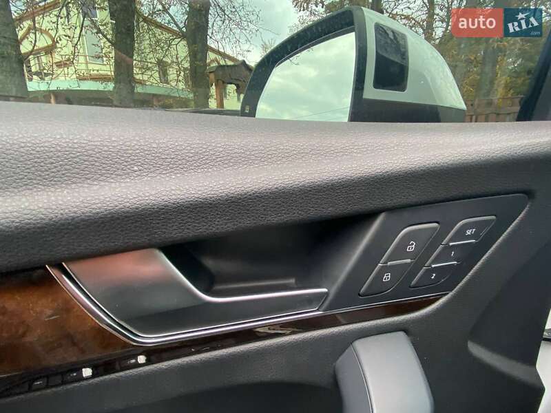 Позашляховик / Кросовер Audi Q5 2020 в Харкові