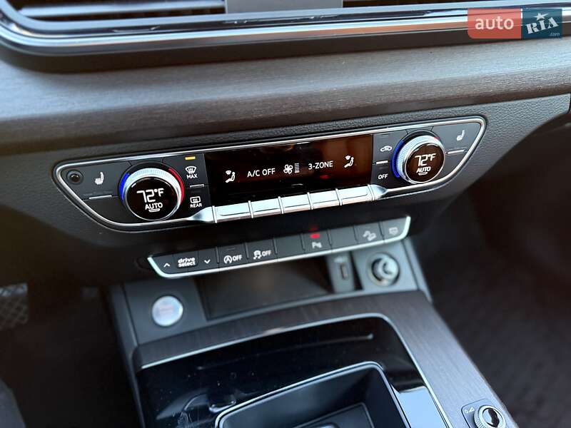 Внедорожник / Кроссовер Audi Q5 2021 в Львове