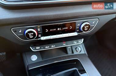 Позашляховик / Кросовер Audi Q5 2021 в 