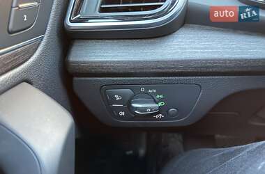 Позашляховик / Кросовер Audi Q5 2021 в 