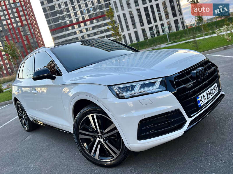 Позашляховик / Кросовер Audi Q5 2019 в Києві