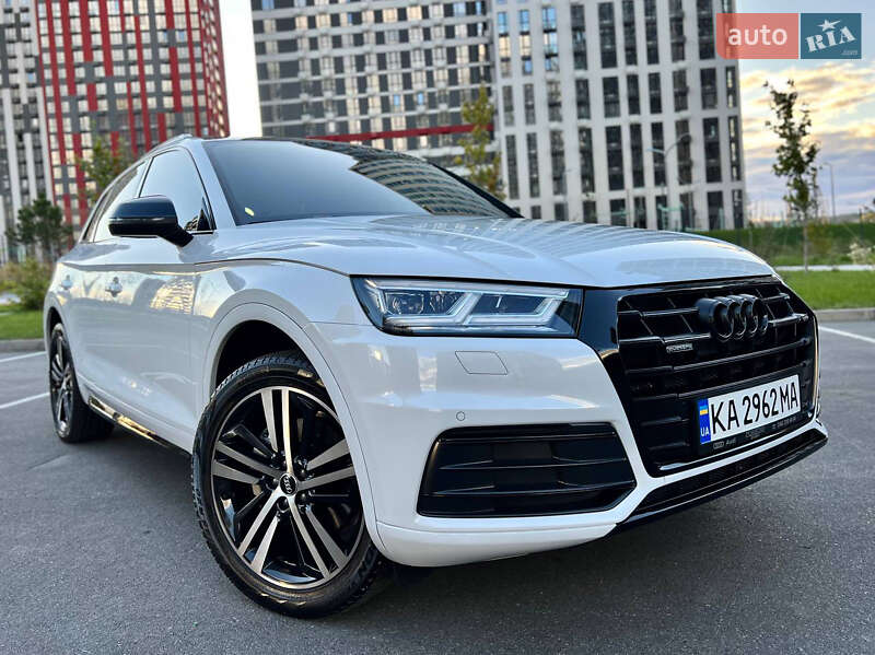 Позашляховик / Кросовер Audi Q5 2019 в Києві
