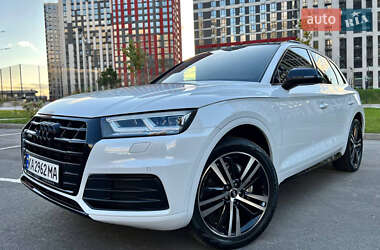 Позашляховик / Кросовер Audi Q5 2019 в  фото 12 Позашляховик / Кросовер Audi Q5 2019 в