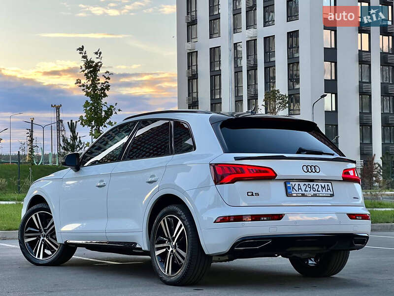 Позашляховик / Кросовер Audi Q5 2019 в Києві