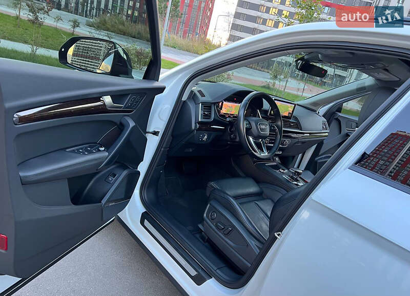 Позашляховик / Кросовер Audi Q5 2019 в Києві
