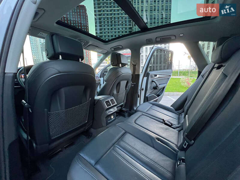 Позашляховик / Кросовер Audi Q5 2019 в Києві