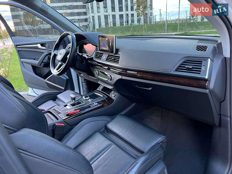 Позашляховик / Кросовер Audi Q5 2019 в Києві