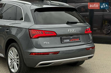 Позашляховик / Кросовер Audi Q5 2019 в 