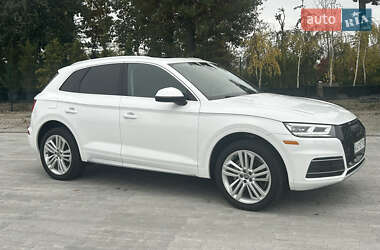 Позашляховик / Кросовер Audi Q5 2018 в  фото 5 Позашляховик / Кросовер Audi Q5 2018 в