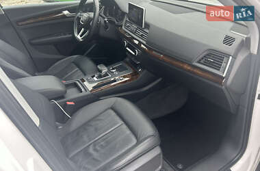 Позашляховик / Кросовер Audi Q5 2018 в  фото 26 Позашляховик / Кросовер Audi Q5 2018 в