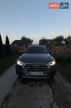 Позашляховик / Кросовер Audi Q5 2019 в 