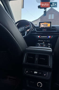 Позашляховик / Кросовер Audi Q5 2019 в 