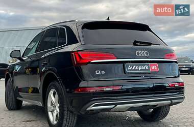 Позашляховик / Кросовер Audi Q5 2020 в 