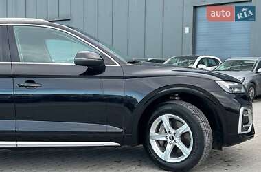 Позашляховик / Кросовер Audi Q5 2020 в 