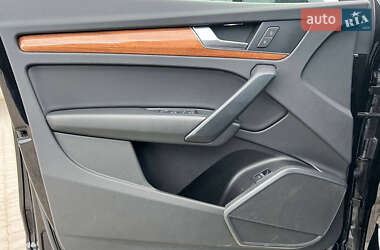 Позашляховик / Кросовер Audi Q5 2020 в 