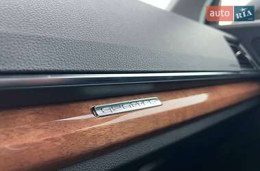 Позашляховик / Кросовер Audi Q5 2020 в 