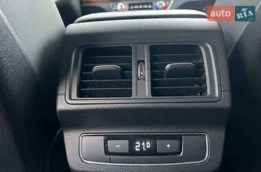 Позашляховик / Кросовер Audi Q5 2020 в 