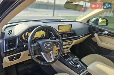 Позашляховик / Кросовер Audi Q5 2018 в  фото 38 Позашляховик / Кросовер Audi Q5 2018 в