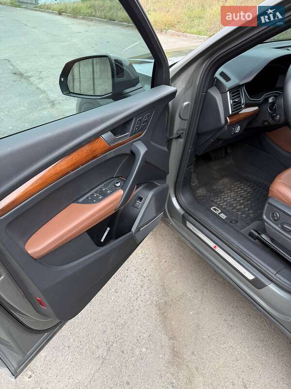 Позашляховик / Кросовер Audi Q5 2023 в Дніпрі фото 16 Позашляховик / Кросовер Audi Q5 2023 в Дніпрі