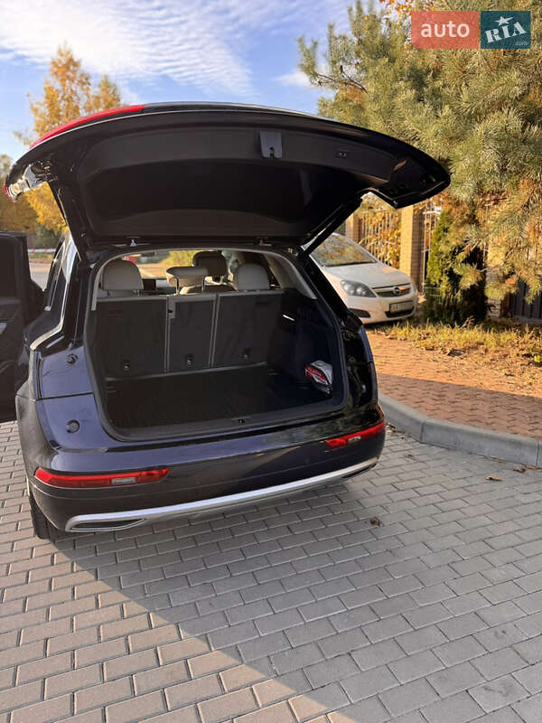 Позашляховик / Кросовер Audi Q5 2017 в Києві