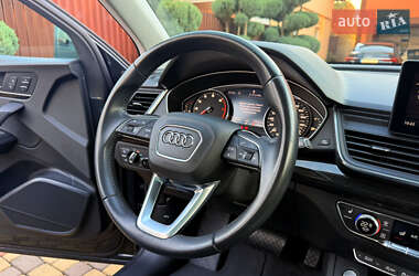 Позашляховик / Кросовер Audi Q5 2019 в  фото 43 Позашляховик / Кросовер Audi Q5 2019 в