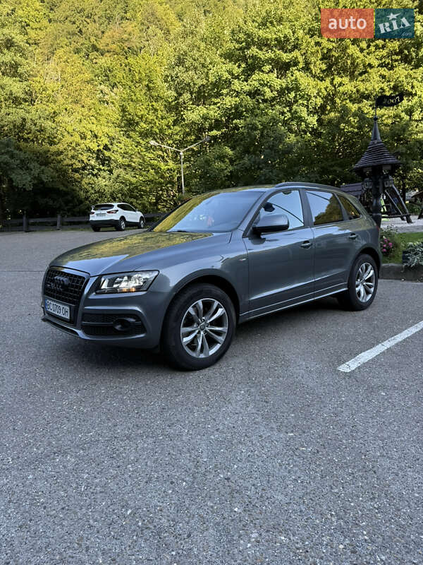 Позашляховик / Кросовер Audi Q5 2012 в  фото Позашляховик / Кросовер Audi Q5 2012 в