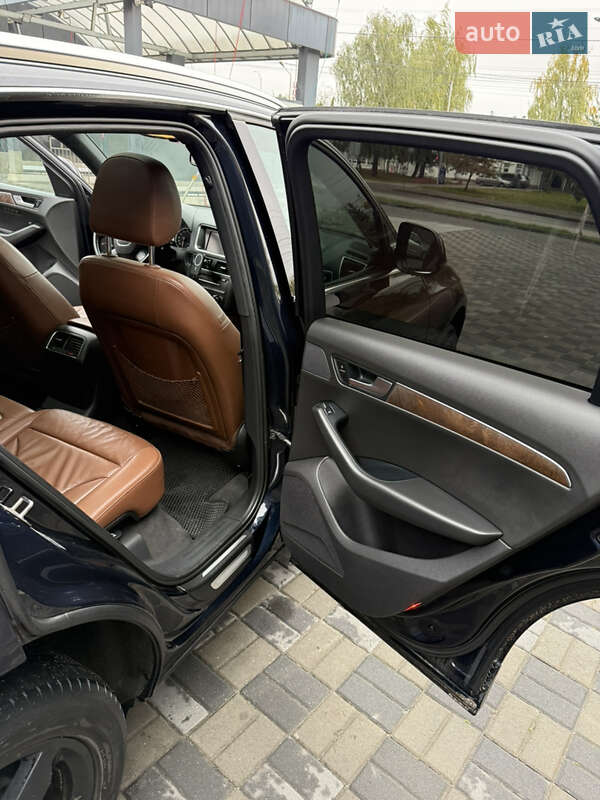 Внедорожник / Кроссовер Audi Q5 2011 в Хмельницком