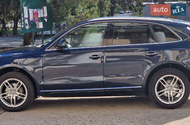 Позашляховик / Кросовер Audi Q5 2015 в  фото 3 Позашляховик / Кросовер Audi Q5 2015 в
