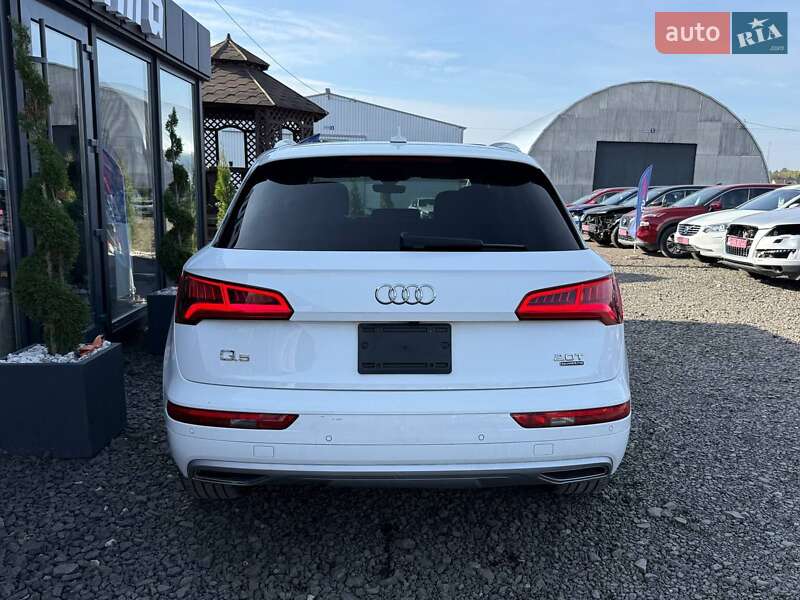 Позашляховик / Кросовер Audi Q5 2017 в Луцьку