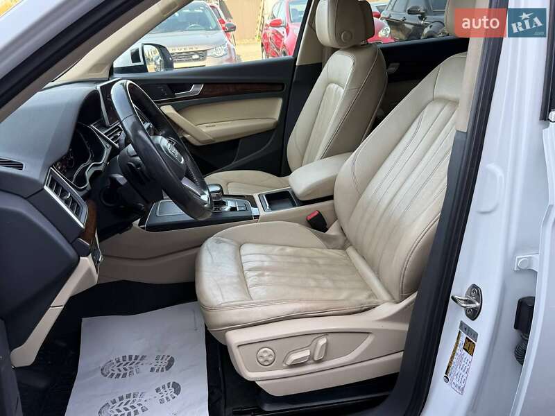Позашляховик / Кросовер Audi Q5 2017 в Луцьку