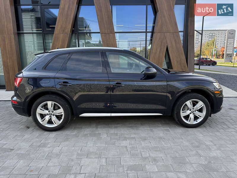 Позашляховик / Кросовер Audi Q5 2017 в Луцьку