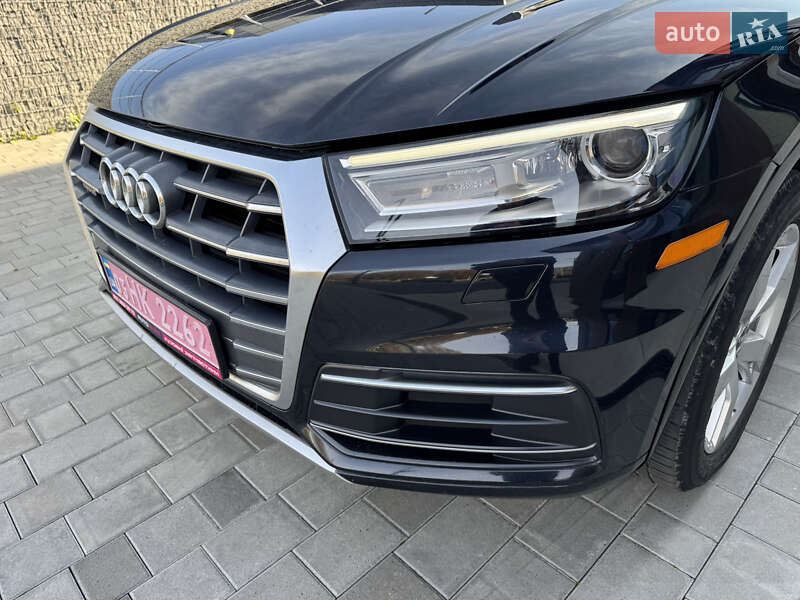 Позашляховик / Кросовер Audi Q5 2017 в Луцьку