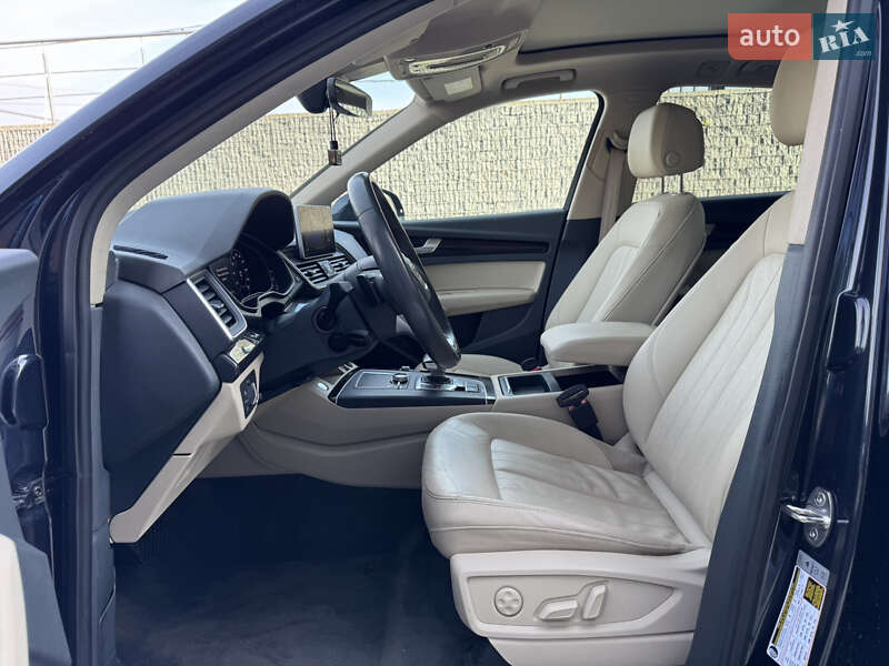 Позашляховик / Кросовер Audi Q5 2017 в Луцьку