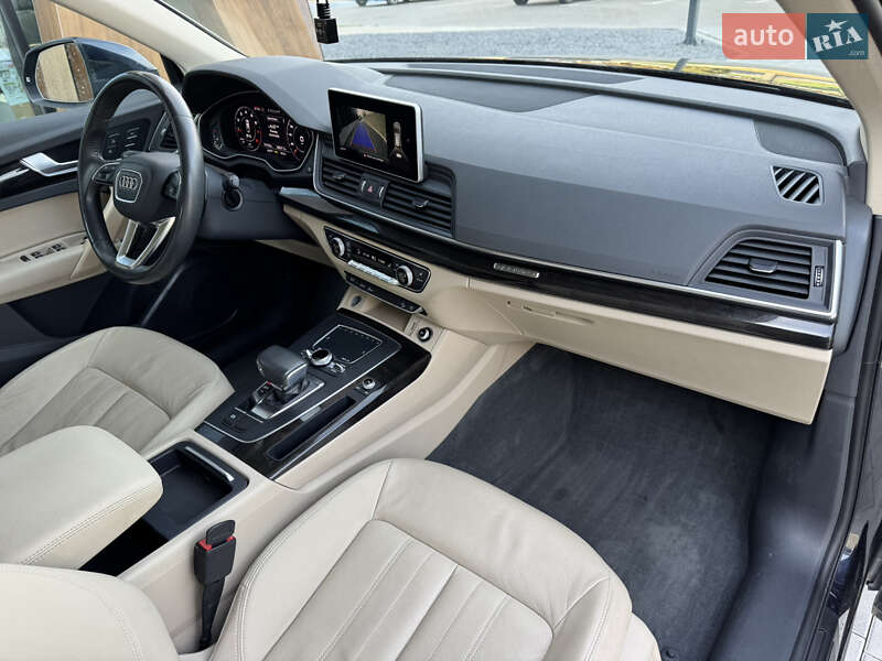 Позашляховик / Кросовер Audi Q5 2017 в Луцьку