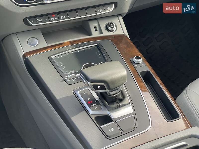 Внедорожник / Кроссовер Audi Q5 2020 в Днепре фото 10 Внедорожник / Кроссовер Audi Q5 2020 в Днепре