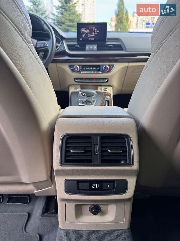 Внедорожник / Кроссовер Audi Q5 2019 в Киеве