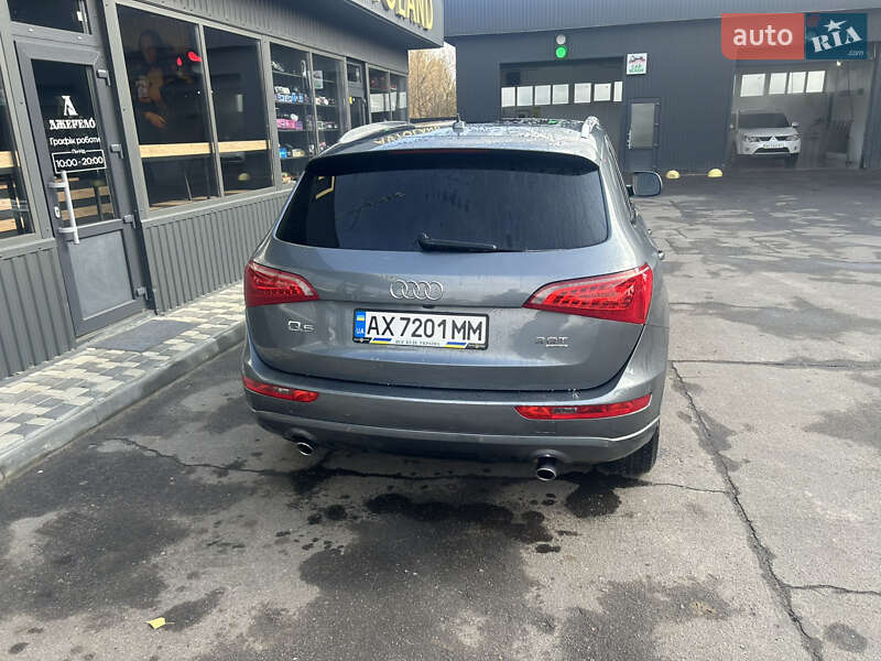 Внедорожник / Кроссовер Audi Q5 2011 в Золочеве