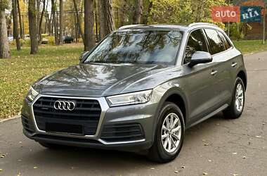 Внедорожник / Кроссовер Audi Q5 2017 в 