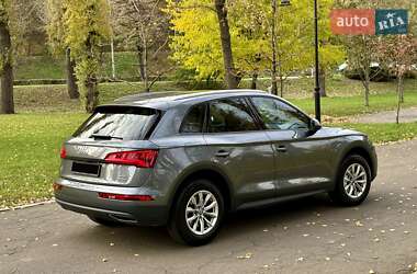 Внедорожник / Кроссовер Audi Q5 2017 в 