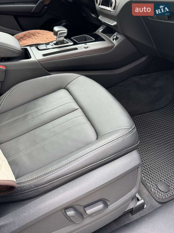 Позашляховик / Кросовер Audi Q5 2021 в Києві