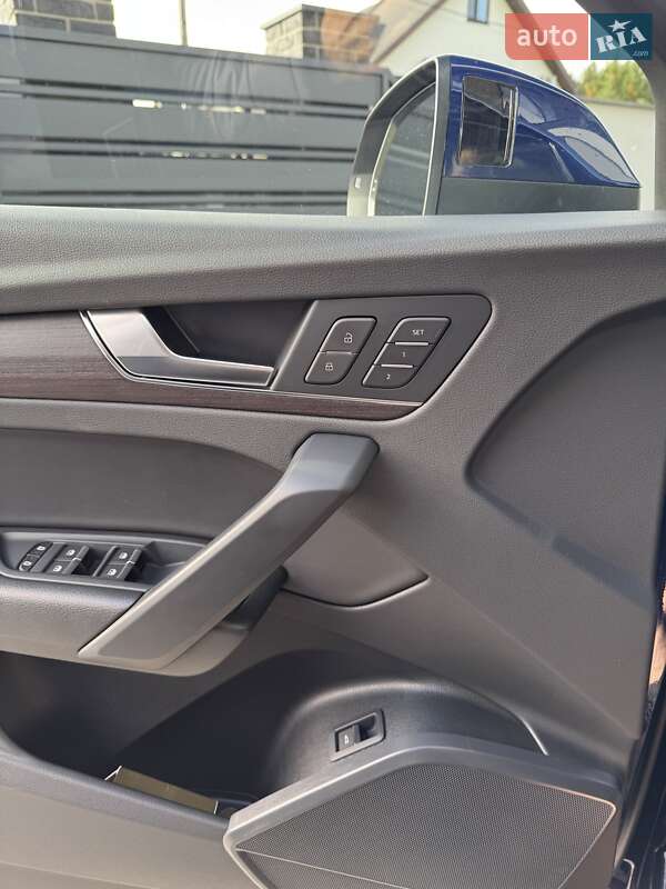 Позашляховик / Кросовер Audi Q5 2021 в Києві