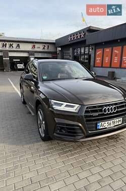 Позашляховик / Кросовер Audi Q5 2018 в  фото 2 Позашляховик / Кросовер Audi Q5 2018 в