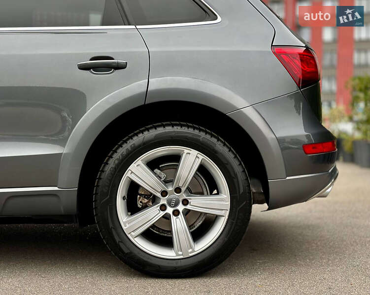 Позашляховик / Кросовер Audi Q5 2016 в Києві