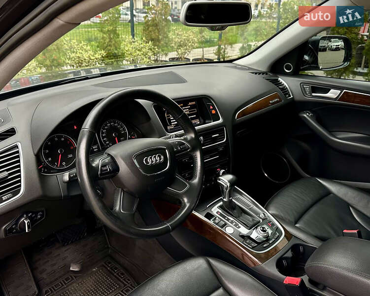 Позашляховик / Кросовер Audi Q5 2016 в Києві