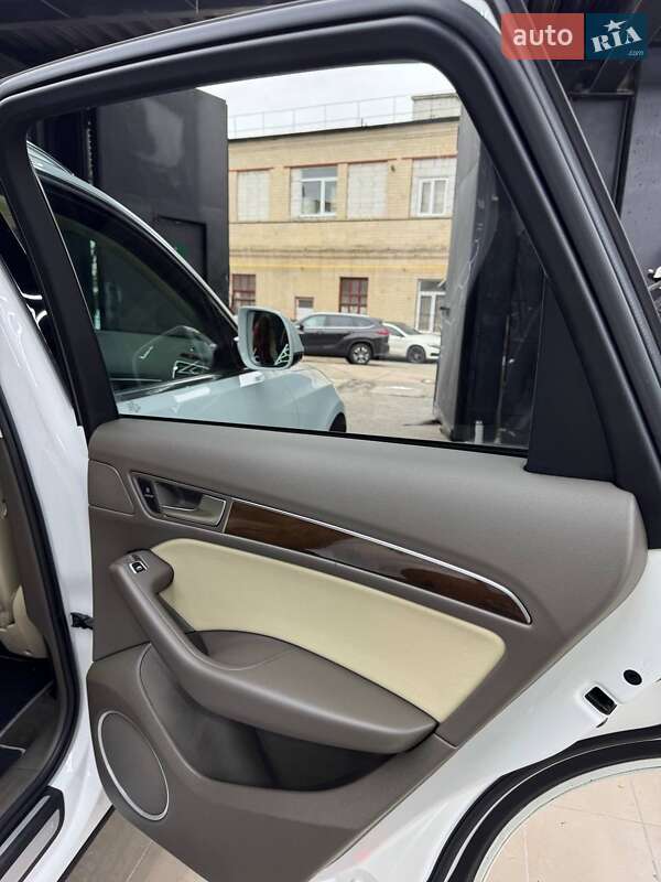 Позашляховик / Кросовер Audi Q5 2016 в Києві