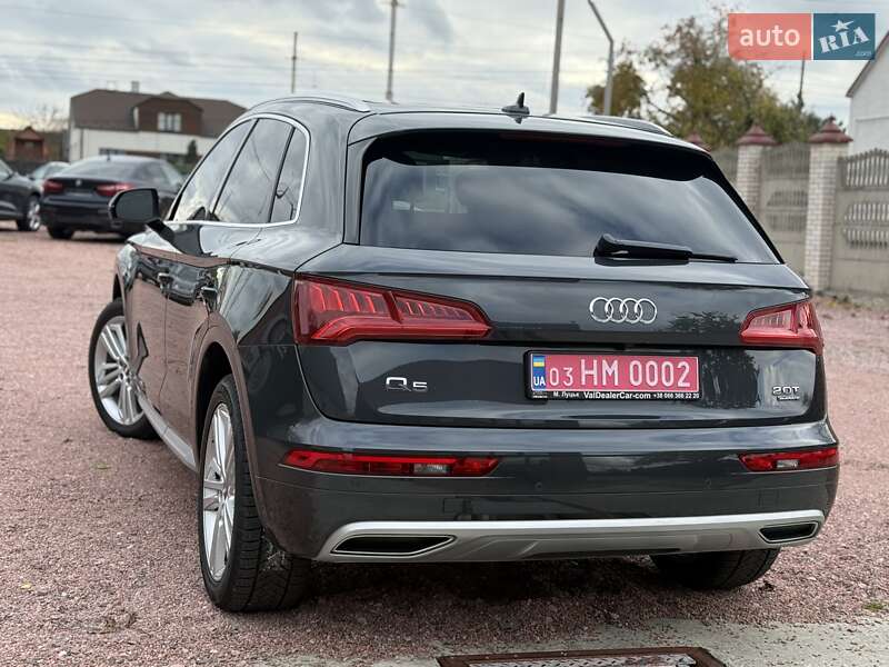 Позашляховик / Кросовер Audi Q5 2018 в Луцьку