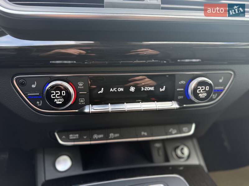 Позашляховик / Кросовер Audi Q5 2018 в Луцьку